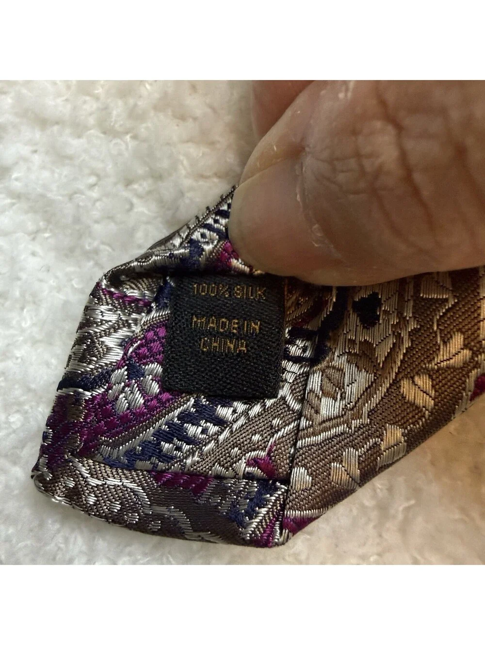 Jos A Bank Reserve Men’s 100% Silk Tie Paisley Magenta Brown 60” Long
